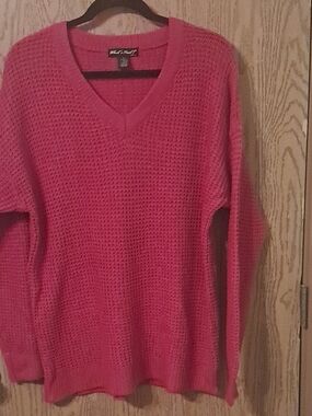 Women's V-Neck Knit Sweater in Bright Pink
